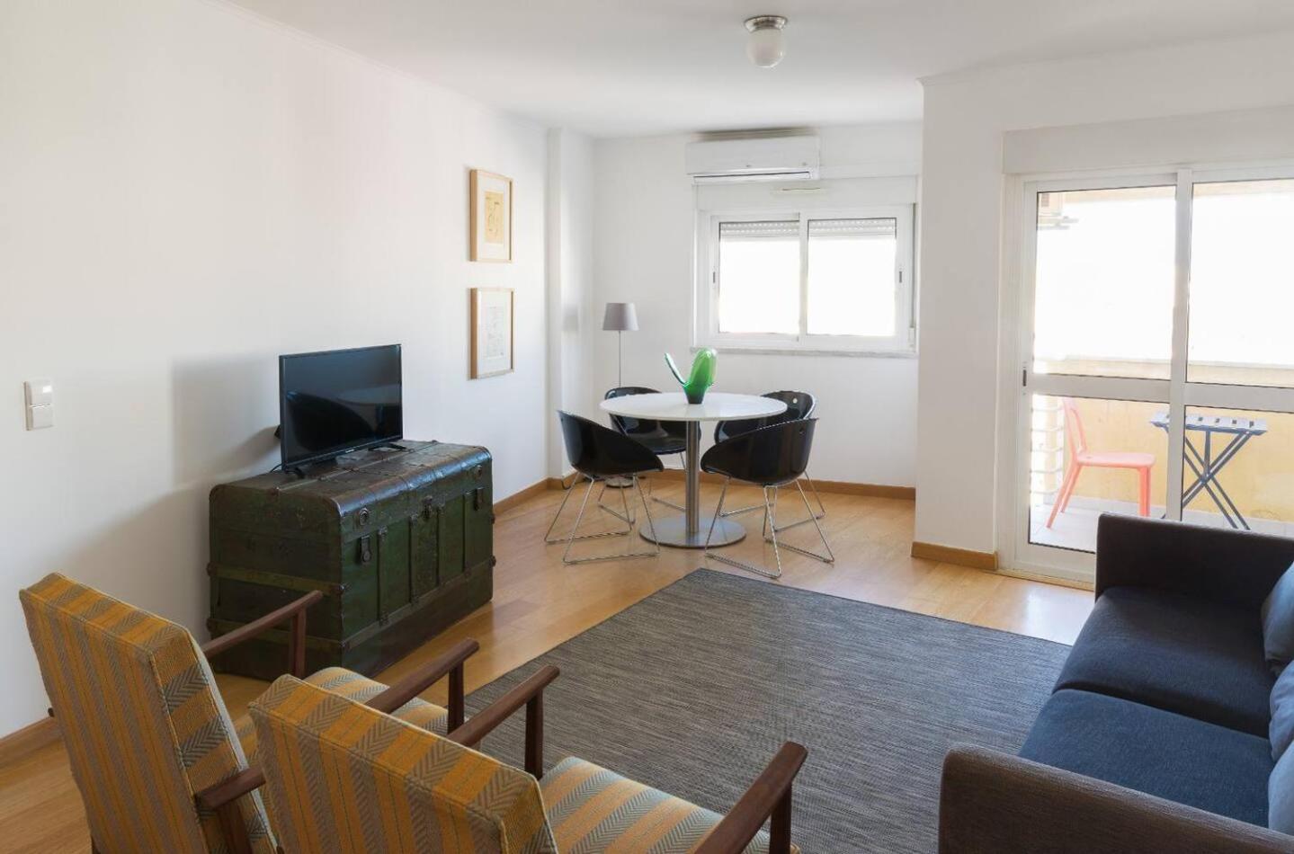 Ola Lisbon - Penha De Franca Apartment Bagian luar foto