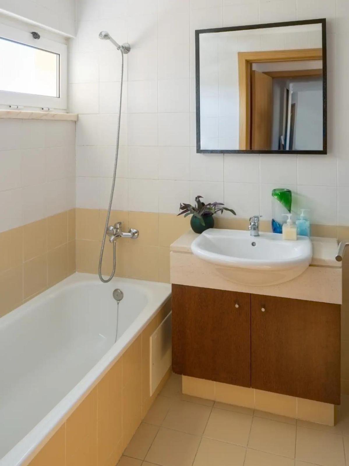 Ola Lisbon - Penha De Franca Apartment Bagian luar foto